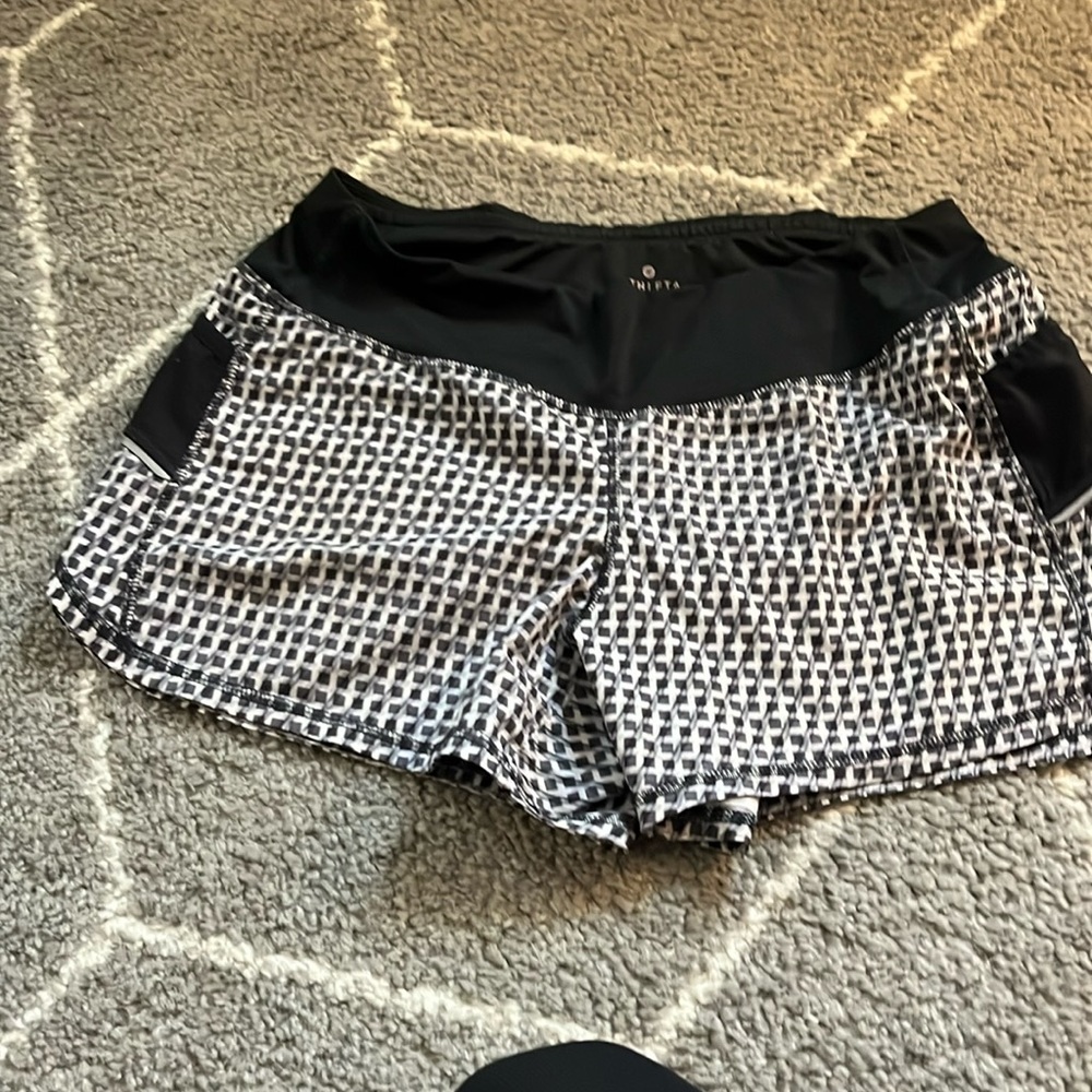 Athleta shorts size medium
